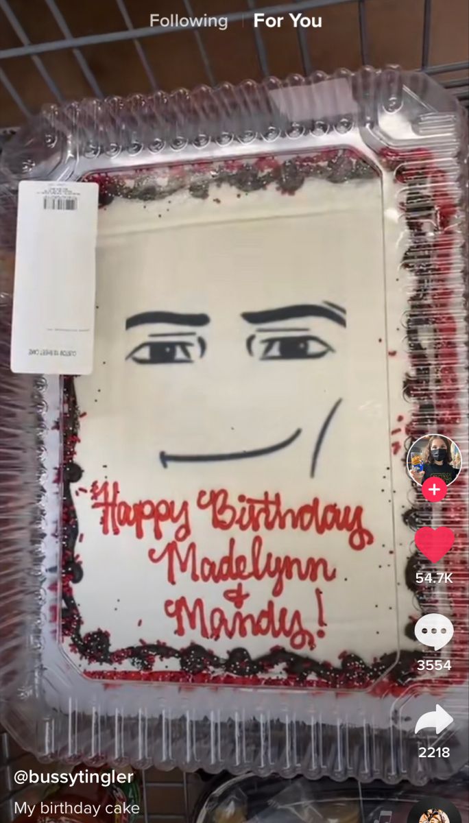 Roblox man face cake.jpg